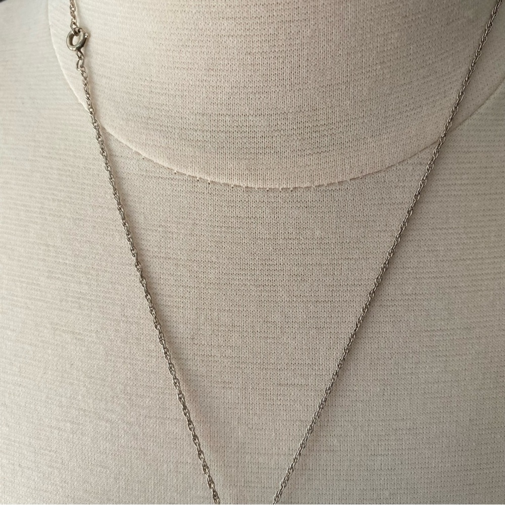 Necklace, 14k white gold, lucite pendant - Picture 6 of 9